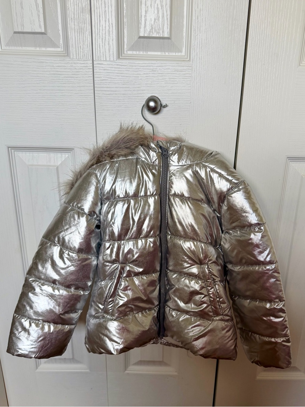The Children's Place Metallic Silver Puffer Jacket with Faux Fur Trim